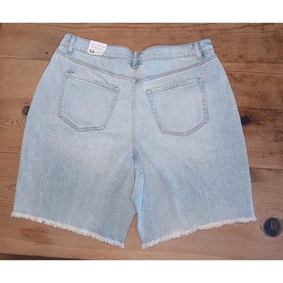 Lane Bryant Pants - Lane Bryant Signature Fit Boyfriend Bermuda Jean Shorts Womens 14 Light Wash NWT